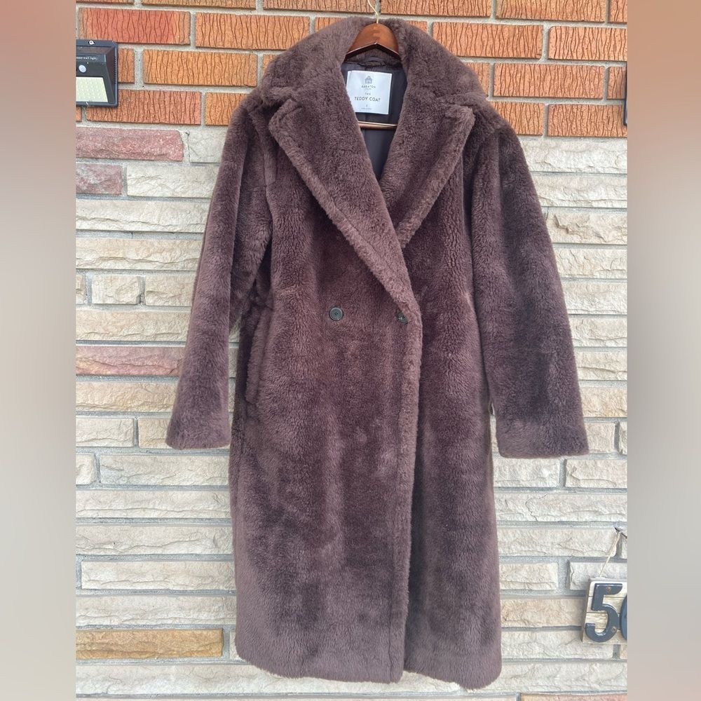 Aritzia The Teddy Coat - Picture 5 of 11